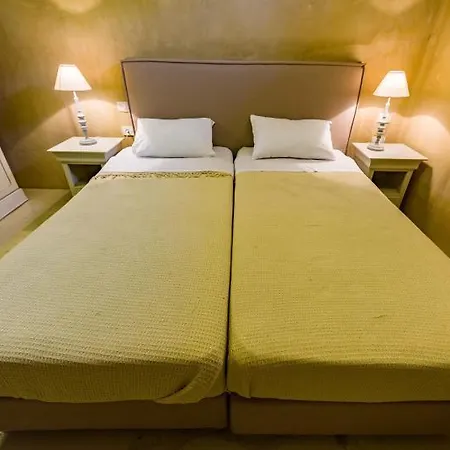 Sotiris Hotell Svoronata